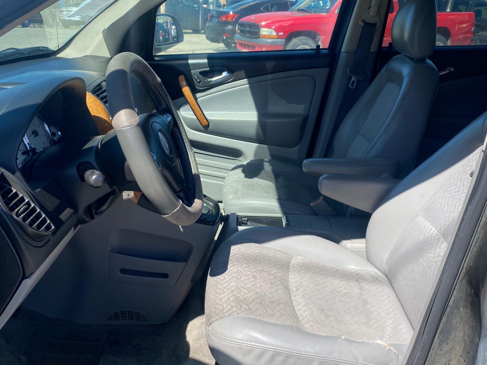 2006 /GREY Saturn Vue (5GZCZ534X6S) with an V6 3.5L engine, AUTOMATIC transmission, located at 44356 Date Ave., Lancaster, CA, 93534, (661) 945-6555, 34.688919, -118.139374 - Photo #3